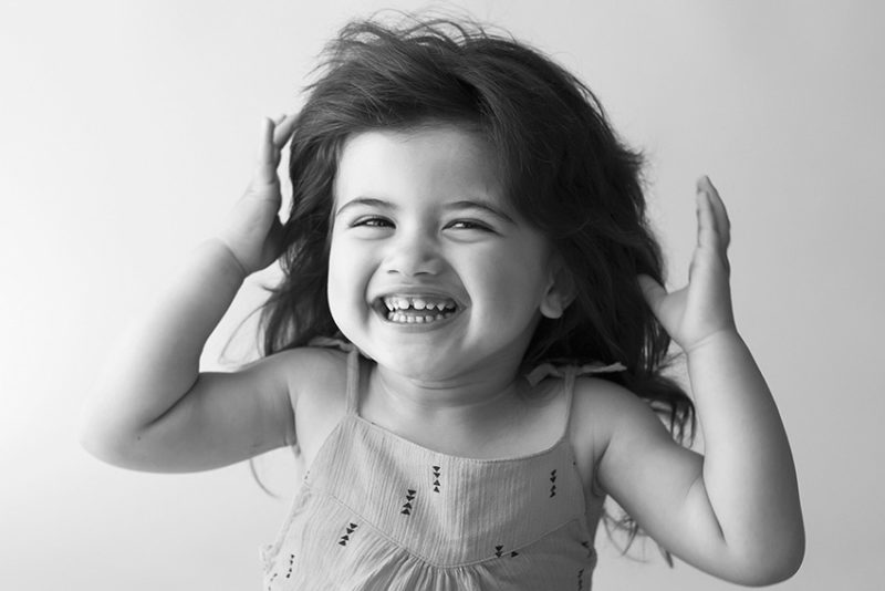 portrait enfant anniversaire deux ans enfant eclat de rire