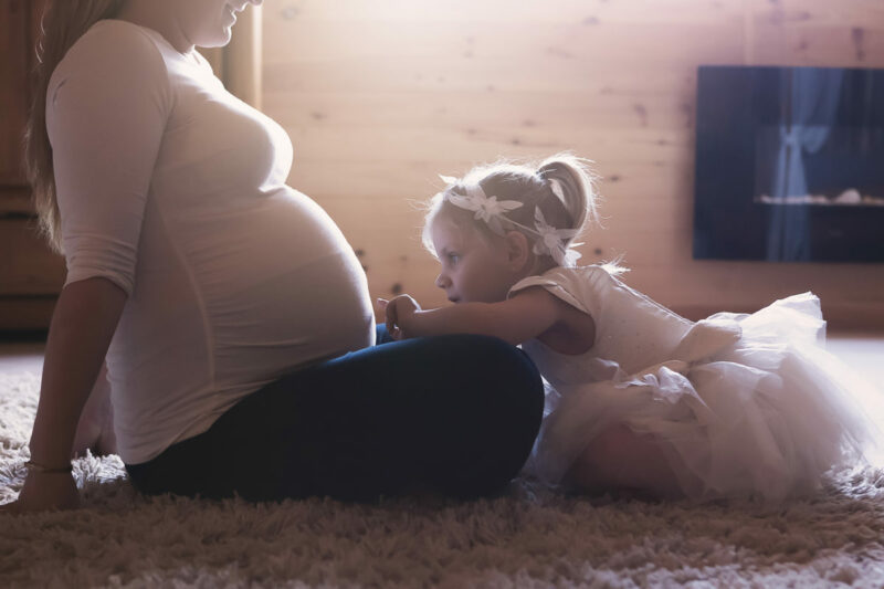 seance femme enceinte lifestyle avec enfant