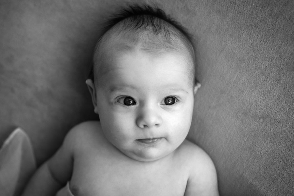 portrait bébé yeux bleus