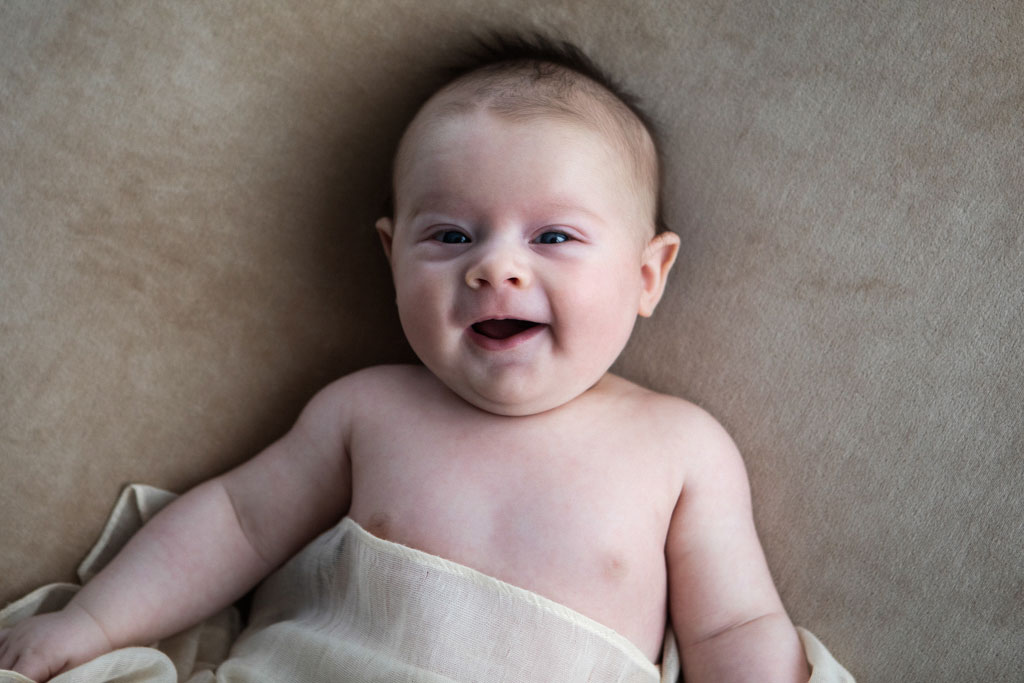portrait bébé éclats de rires