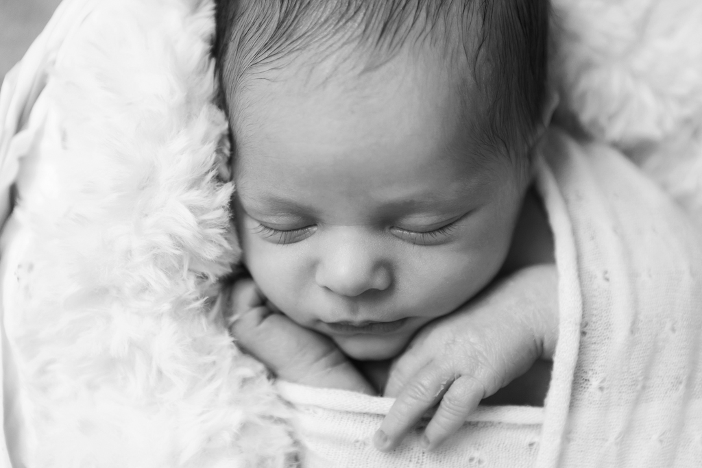 portrait bébé noir et blanc