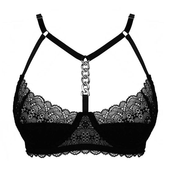 Paloma Casile soutien george Anna en dentelle noir