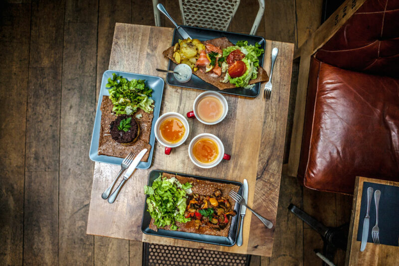 Restaurant levallois perret ONZE bolet de cidre rouge et crêpes